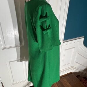 Vince Camuto green cutout Sleeve Dress with Bow Details size 8 D390